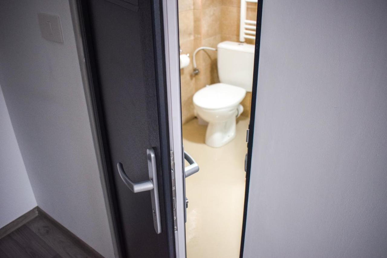 B House Rooms Ιάσιο Εξωτερικό φωτογραφία