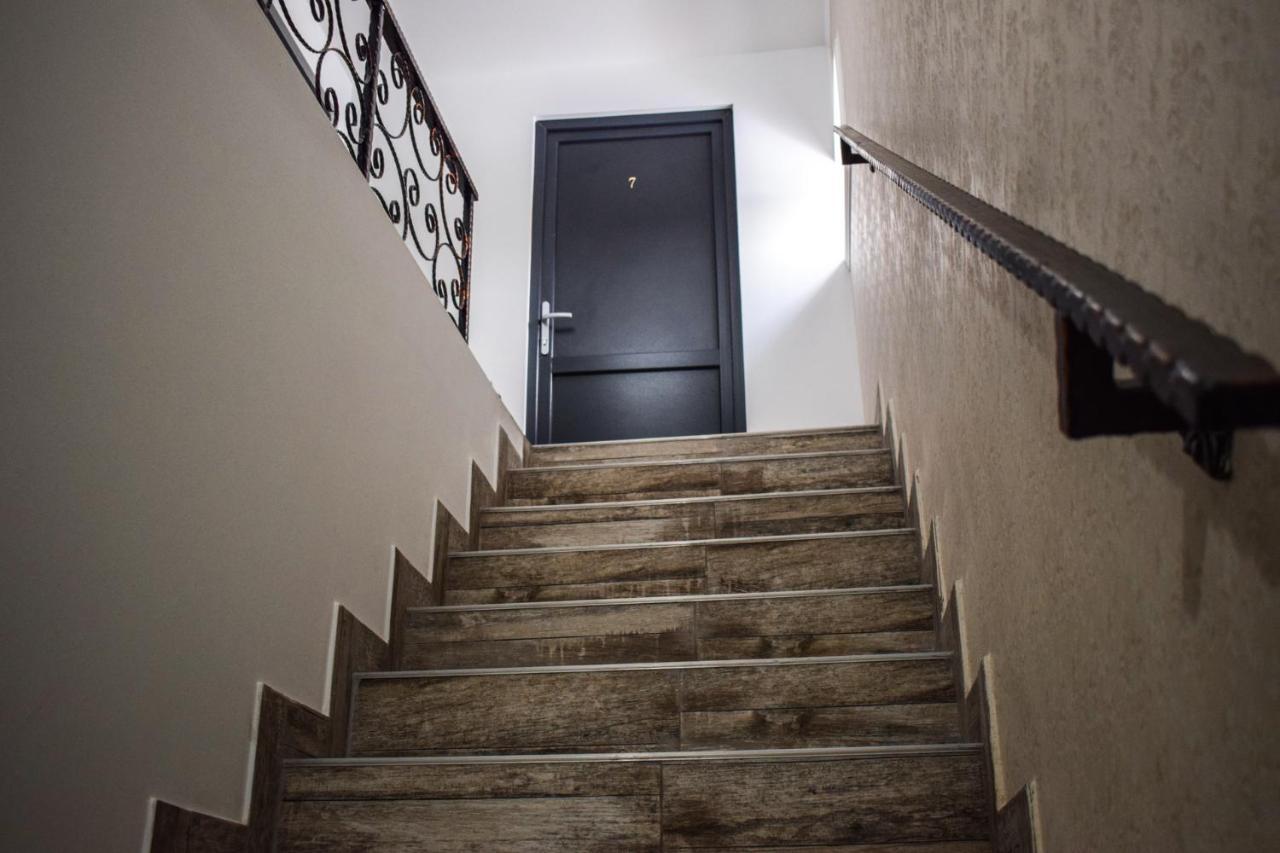 B House Rooms Ιάσιο Εξωτερικό φωτογραφία