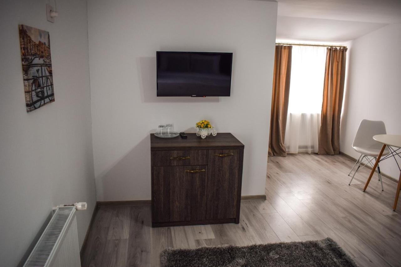 B House Rooms Ιάσιο Εξωτερικό φωτογραφία