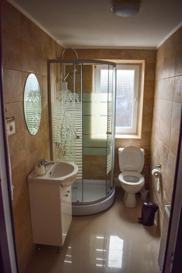 B House Rooms Ιάσιο Εξωτερικό φωτογραφία